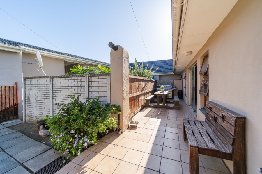 3 Bedroom Property for Sale in Bonza Bay Eastern Cape